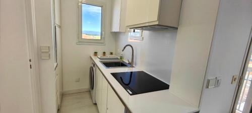 Frejus Plage Appartement | Lovely studio with balcony - near the beach