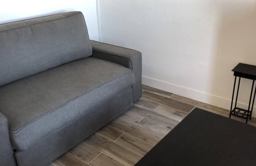 Vauban Appartement | Beau T1 à Vauban, Vue Notre Dame, prox Vieux port