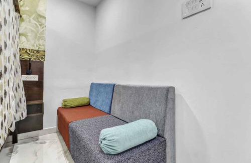 Kukatpalli Appartement | Lovely & Tidy - Where Luxury Meets Nature with a Penthouse