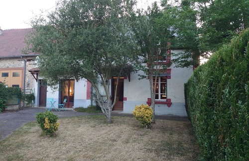 La Chatre-Langlin Cottage | Jolie maison traditionnelle de Berrichonne avec piscine proche de Saint Benoit Du Sault