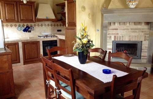Bivio Lugnano Cottage | Belle maison traditionnelle en pierre avec piscine privée Infinity On The Border Tuscan