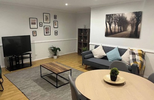 Custom House Appartement | Lovely two bedroom duplex apartment with parking