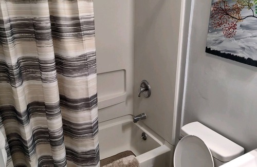 Tallahassee Appartement | Lovely two bedroom rental unit near FAMU and FSU.