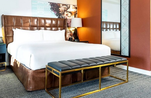 Norma Triangle Hôtel | Lovely Unit, Pet-Friendly! Discover Pizza Dough Pizzeria & Bar!