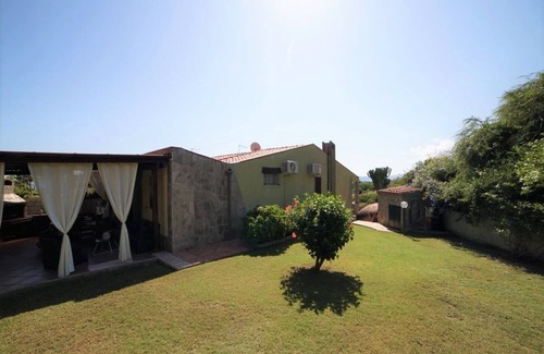 Costa Rei Villa | Magnifique et avec jardin, imprenable vue sur la mer à quelques pas de la plage