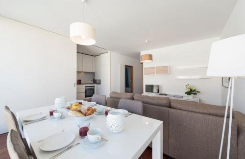 Lordelo do Ouro e Massarelos Appartement | LovelyStay - Casas Brancas - Modern Apartment with Balcony & free private parking