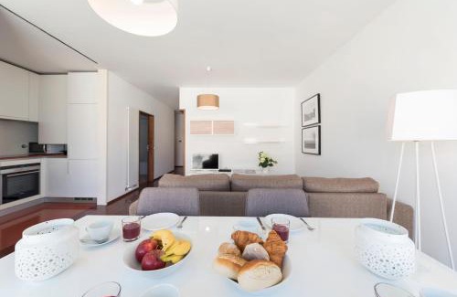 Lordelo do Ouro e Massarelos Appartement | LovelyStay - Casas Brancas - Modern Apartment with Balcony & free private parking