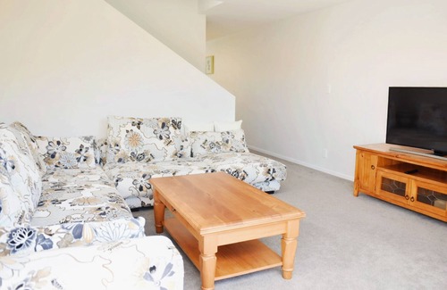 Johnsonville Maison | Loving Family size brand new townhouse—only 5mins to centre Johnsonville.