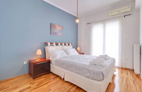 Galatsi Maison | Lovingly restored apartment