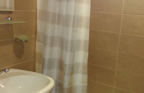 Sololaki Maison | Chambre économique avec lit King Size