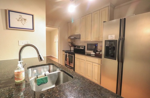 Wetmore Maison | Low Cleaning Fee! 5 BR Family Friendly Oasis with Private Pool & spa.