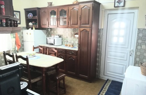 Belmonte Maison | Chambre Quadruple à Bas Prix avec Wifi et AC