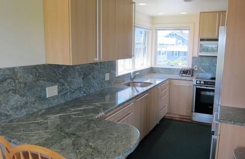 Biddeford Pool Maison | Low Tide: Oceanfront Bliss Just Steps Away NEW LISTING