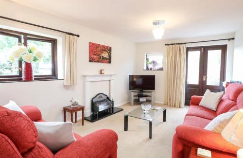 Diss Maison | Lowbrook Cottage