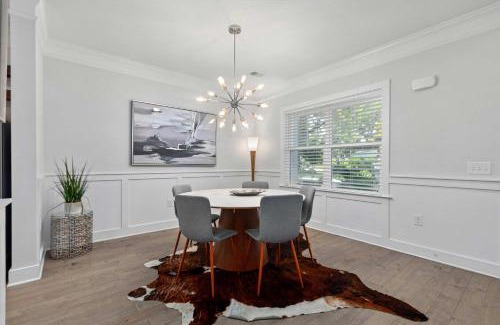 Mount Pleasant Maison | Lowcountry Lux 5 min to Beach 7 min to Dtwn