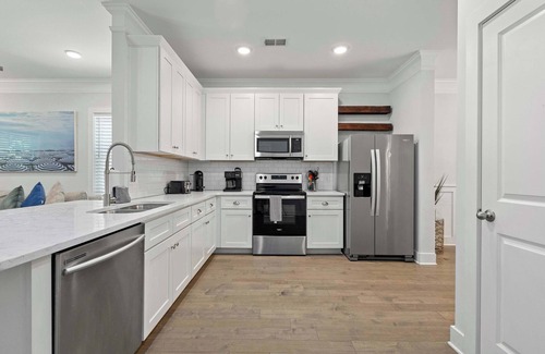Mount Pleasant Maison | Lowcountry Lux / 5 min to Beach / 7 min to Dtwn