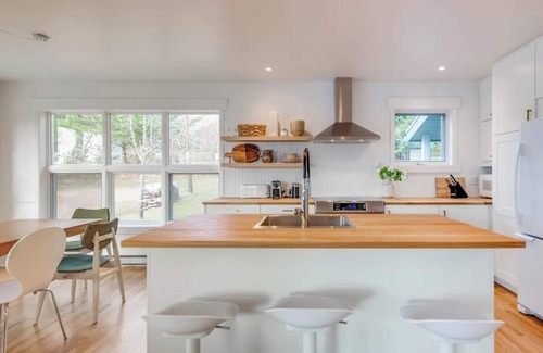 Saint Ferreol les Neiges Cottage | Jumelle d'en bas - Chalet pour 15 personnes au Mont-Sainte-Anne