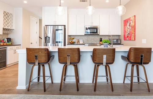 Lower Greenville Maison | Lower Greenville Gallery