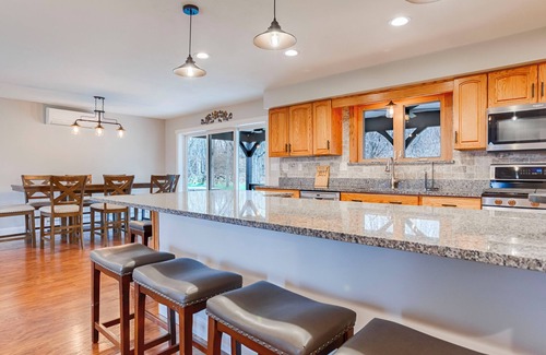 Lodi Maison | Lower Lake Retreat: Pet Friendly + Hot Tub + Game Room!