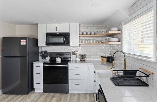 Lynchburg Maison | Lower Level 2-bedroom house- 8min to LU/4min to UL