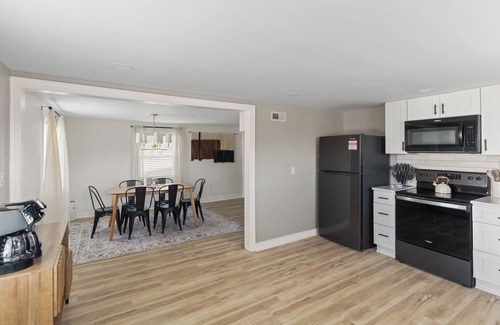 Lynchburg Maison | Lower Level 2-bedroom house- 8min to LU/4min to UL