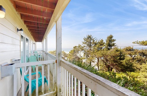 Lincoln City Appartement | Studio de niveau inférieur, adapté aux chiens avec vue sur l'océan - à pied de la plage!