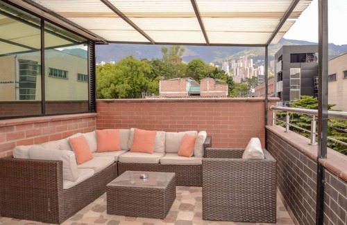 Astorga Appartement | Balcon inférieur Penthouse avec Hot Tub AC