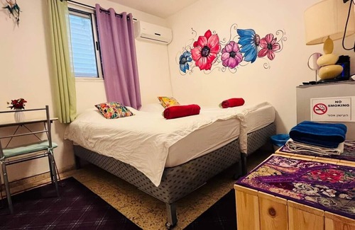 Tamar Lit Et Petit-Déjeuner | Lowest Place on Earth B&B Private Cosy Double Room Shared Bathroom and Kitchen