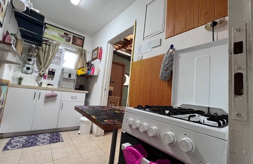 Tamar Lit Et Petit-Déjeuner | Lowest Place on Earth B&B Private Cosy Double Room Shared Bathroom and Kitchen