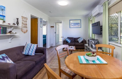Bongaree Maison | Lowset, pet friendly cottage - Sunset Ave, Bongaree