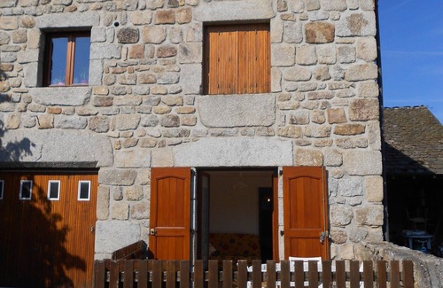 Saint-Alban-sur-Limagnole Appartement | Lozère Saint-Alban dans villa de caractère au calme apt 4 pers prés nature