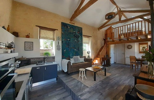 Lussas-et-Nontronneau Maison | LPC Dordogne Holidays - Couples retreat oozing character in an idyllic setting