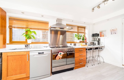 Forest Gate Maison | LT The Gate House 3 Bed-Maison-Confort-Salle d'eau-Patio