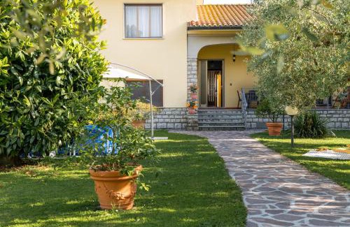Nozzano Castello Maison | Luana & Marcello's villa