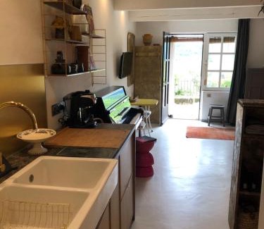Viens Appartement | Luberon Provence Swimming pool Terrace View for 2