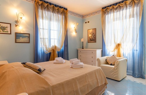 Diecimo Maison | Lucca Franco's Villa