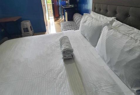 Lucena Appartement | Lucena Meg's Studio Apmnt Deluxe rm-Near SM-Wifi