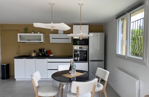 Teilhard Appartement | "Luci" Beaumont, Apt 5mm Zenith, Artenium de ceyrat, Cézeaux, CHRU, A75 proche.