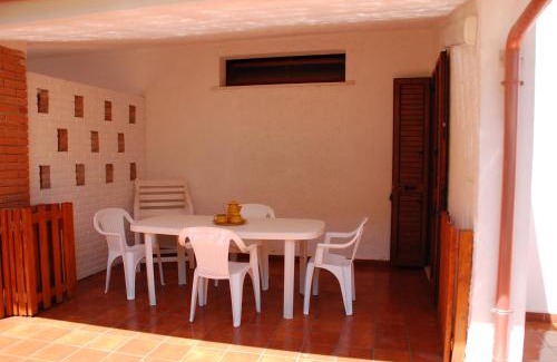 Porto Pino Maison | Lucia Holiday House Porto Pino
