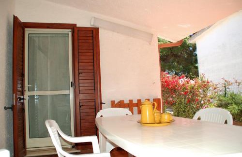Porto Pino Maison | Lucia Holiday House Porto Pino