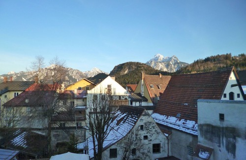 Fussen Old Town Appartement | Lucky Home Ferienwohnung mit Bergblick