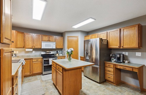 Shakopee Maison | Lucky Loon Family Lodge