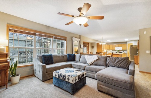 Shakopee Maison | Lucky Loon Family Lodge