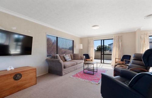 Mount Maunganui Maison | Lucy's House by the Beach - Mount Maunganui Holiday Home