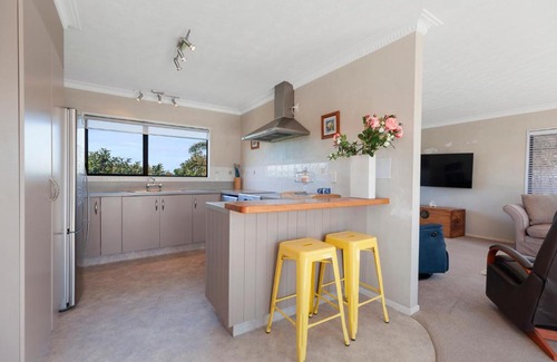 Mount Maunganui Maison | Lucy's House by the Beach - Mount Maunganui Holiday Home