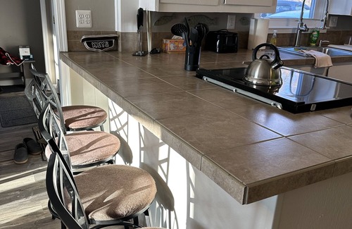 Wilson Maison | Lucy's Lake House, Lake view, One block from Lake Ontario, Peaceful & Spacious