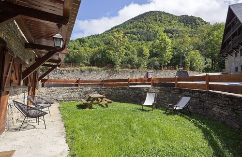Arties Appartement | Luderna - Apartamento con jardín Crabera