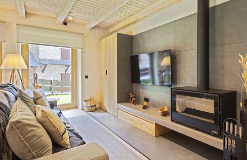 Arties Appartement | Luderna - Apartamento con jardín Crabera