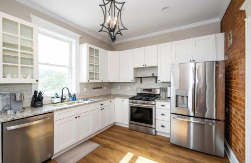 Ludlow Maison | Ludlow Lodge with City Views