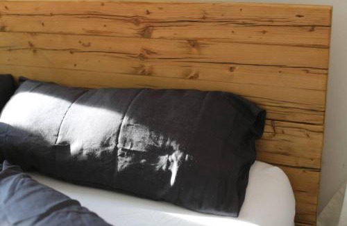 Friedrichshain Appartement | Luftiges Upcycling Studio im EG - Zentral